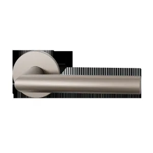 Deurkrukset Entree L-haaks op vierkant rozet 53x53mm Mocca blend